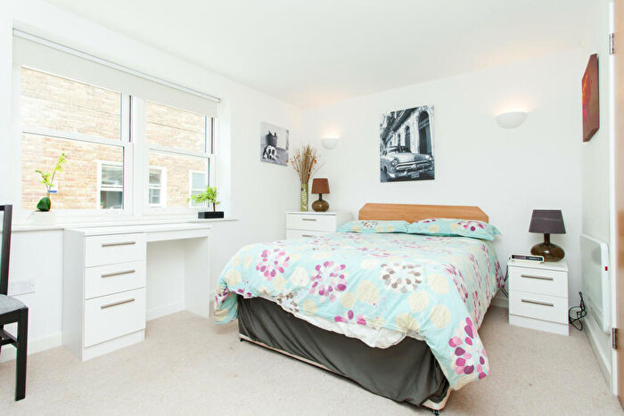 2 Bedroom Terraced House For Sale In Batley House, Stoke Newington, N16