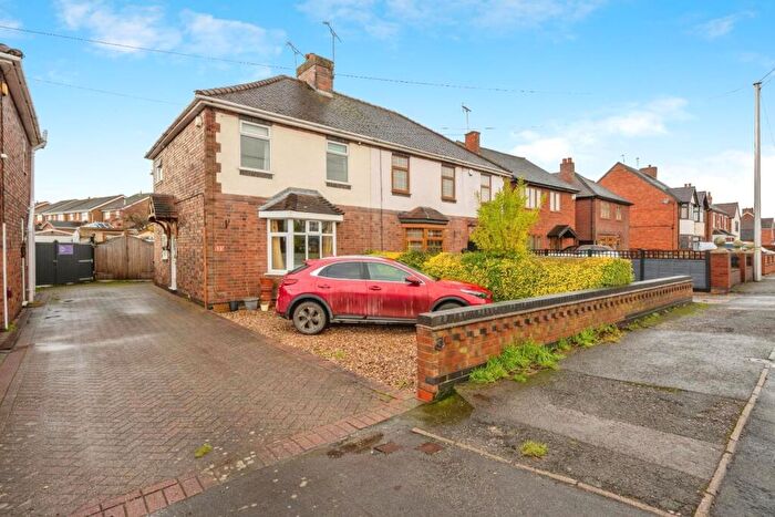 3 Bedroom Semi Detached House For Sale In Grendon Road, Polesworth, Tamworth, B78