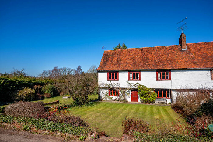 4 Bedroom Semi-Detached House For Sale In Ash Grove, Wheathampstead, St. Albans, Hertfordshire, AL4
