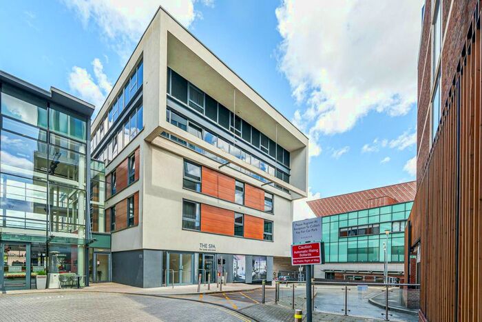 2 Bedroom Flat To Rent In Alexandra Terrace, Guildford, GU1