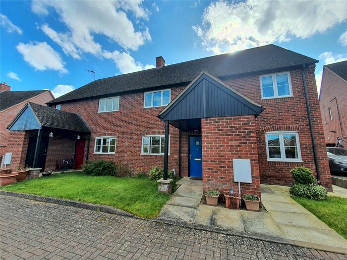 2 Bedroom Maisonette For Sale In Chapel Meadow, Alfrick, Worcester, WR6