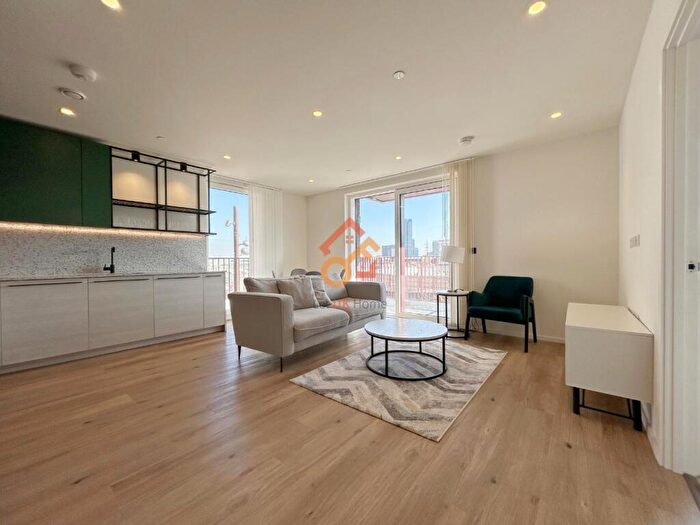 2 Bedroom Flat To Rent In Iris House, Hemlock Street, London, E14