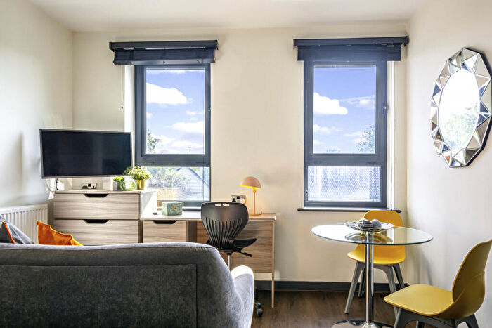 1 Bedroom Flat To Rent In Cardigan Lane, Leeds, LS4