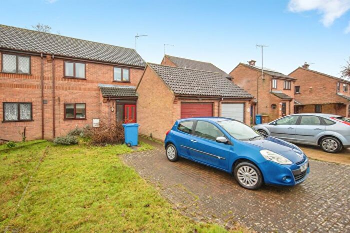 3 Bedroom Semi Detached House For Sale In Worcester Road, Ipswich, IP3