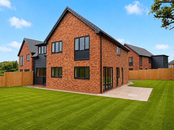 4 Bedroom Detached House For Sale In Wellfield Gardens, Clehonger, Hereford, HR2
