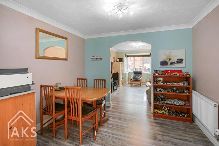 3 Bedroom Detached House For Sale In Welland Road, Hilton, DE65
