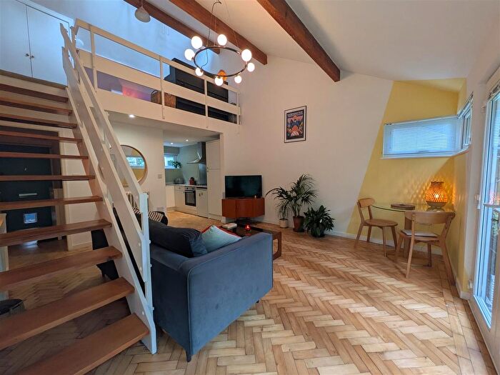 1 Bedroom Flat To Rent In Albany Court, West Didsbury, Manchester, M20