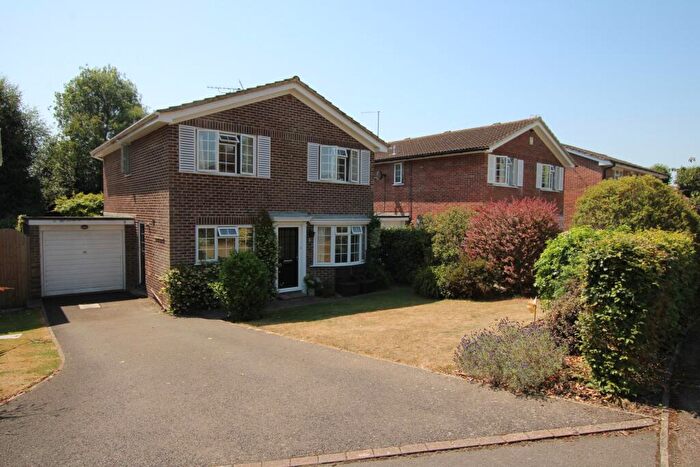 4 Bedroom Detached House To Rent In Redwood Drive, Haywards Heath, RH16