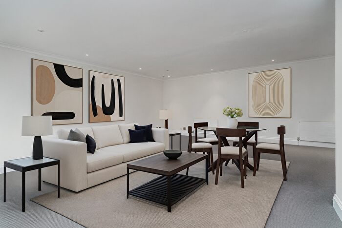 3 Bedroom Flat To Rent In Ormond Yard, St. James's, London, SW1Y