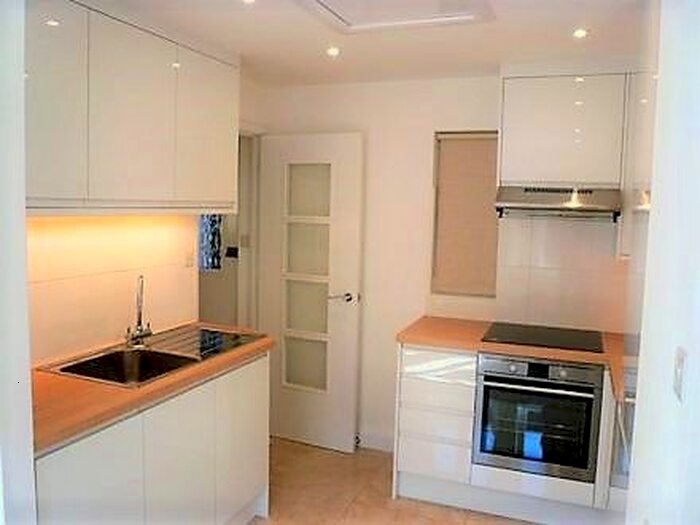 Studio To Rent In Stephenson Court, Slough, SL1