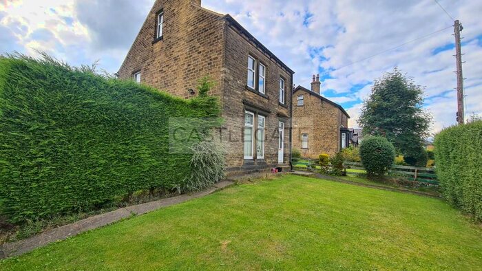 5 Bedroom Detached House To Rent In Dryclough Road, Huddersfield, West Yorkshire, HD4