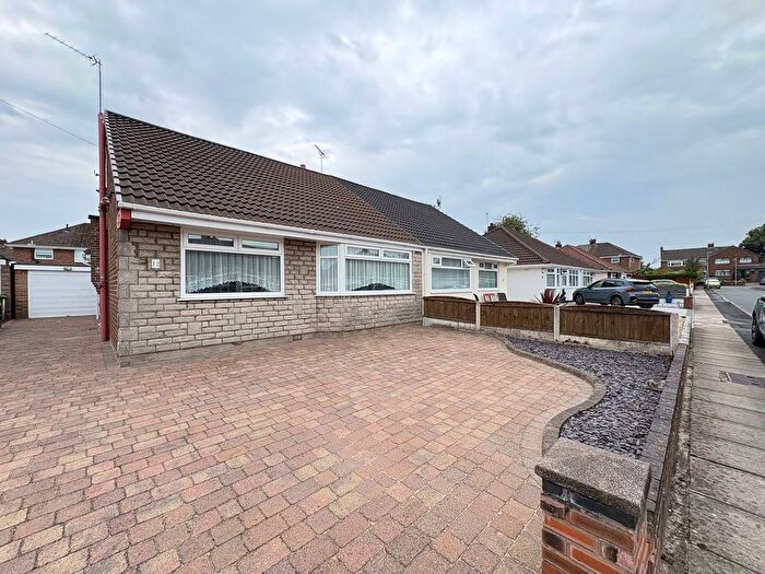 3 Bedroom Semi-Detached Bungalow For Sale In Roedean Close, Maghull, L31