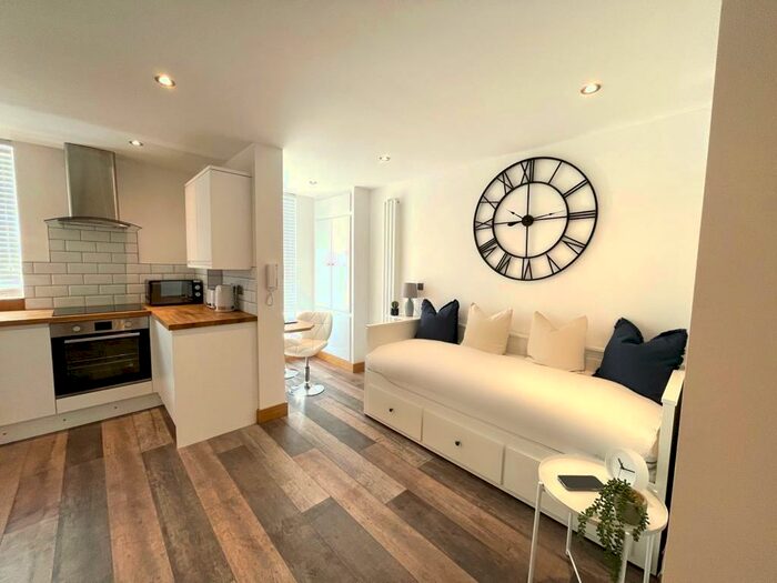 Studio To Rent In Flat Portland Street, Lincoln, LN5