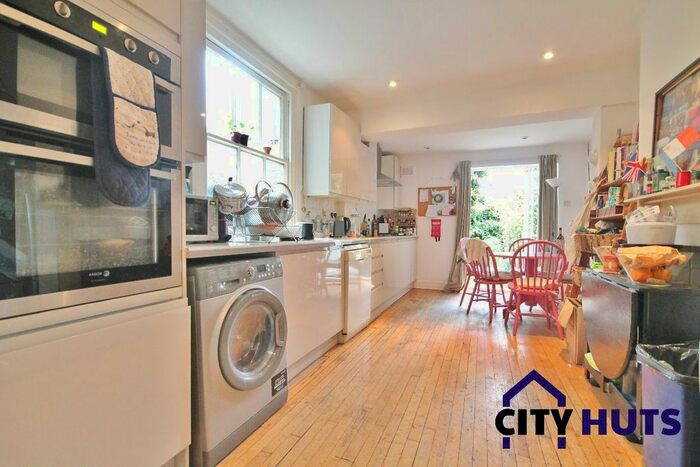 6 Bedroom Terraced House To Rent In Cardozo Road, Caledonian Road, N7