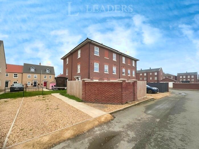 3 Bedroom Town House To Rent In Faulkner Drive, Spalding, PE11