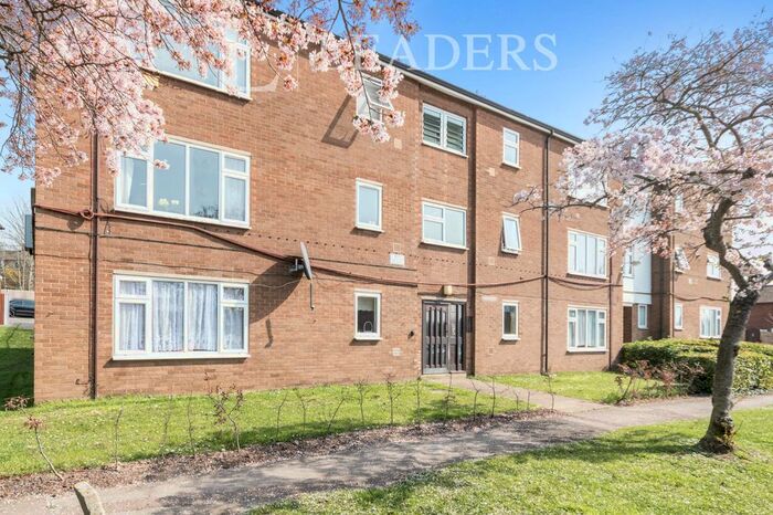 1 Bedroom Flat To Rent In Maylin Close, Hitchin, SG4