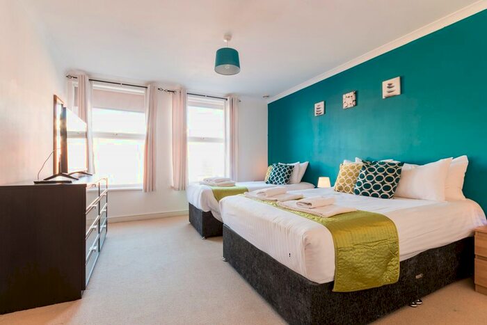 2 Bedroom Flat For Sale In Newport Street, Swindon, SN1