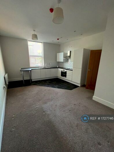 1 Bedroom Flat To Rent In Cross Street, Sale, M33