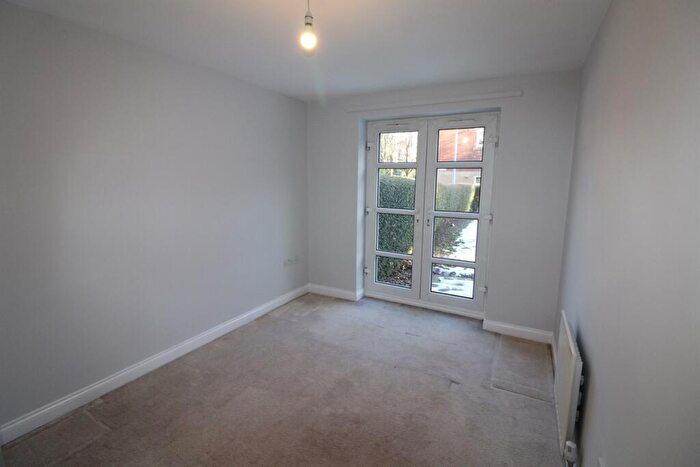 2 Bedroom Apartment To Rent In Abbey Court, Headingley, LS5