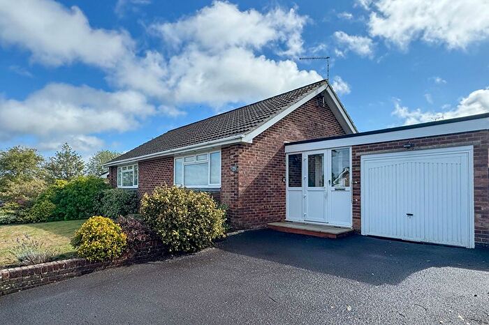 2 Bedroom Bungalow For Sale In Oak Hill, Alresford, SO24