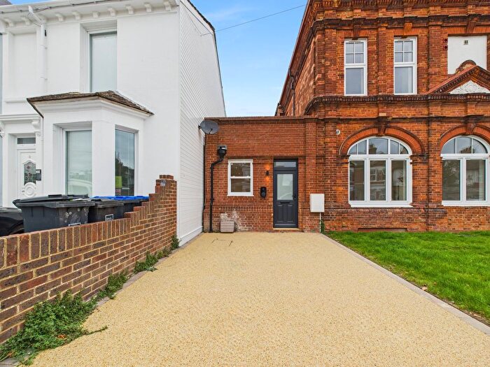 1 Bedroom Mews To Rent In Northcourt Road, Worthing, BN14