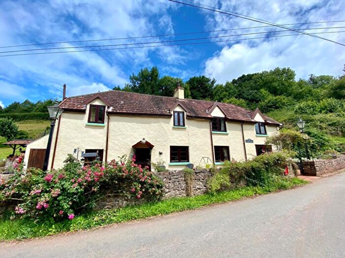 4 Bedroom Detached House For Sale In Loxbeare, Tiverton, EX16