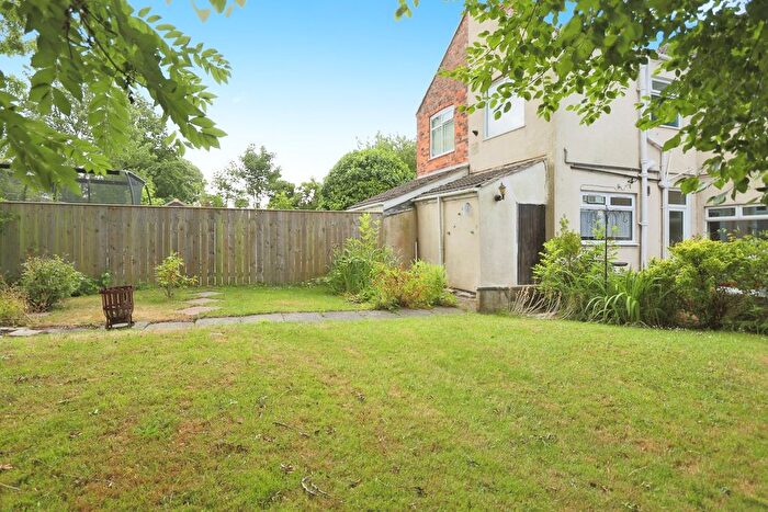 3 Bedroom Semi-Detached House For Sale In Etherington Road, Hull, HU6