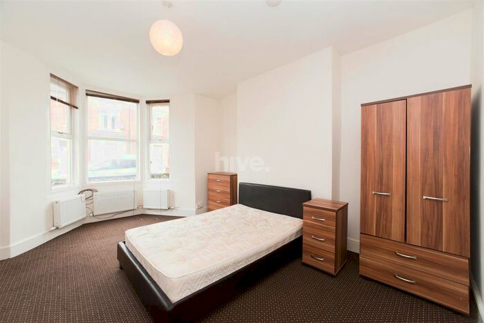 2 Bedroom Flat To Rent In Cheltenham Terrace, Heaton, Newcastle Upon Tyne, NE6