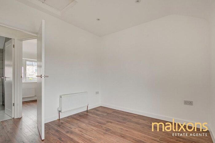 2 Bedroom Detached House For Sale In Derinton Road, London, SW17