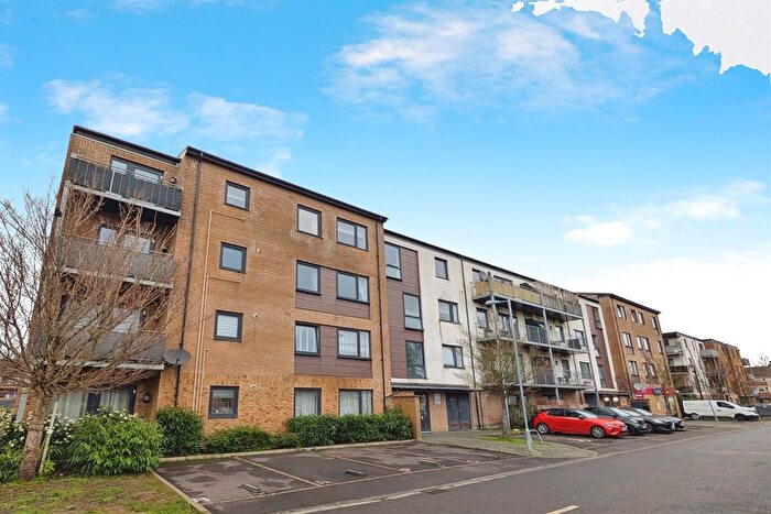 2 Bedroom Flat To Rent In Cumbrian Way, Southampton, SO16