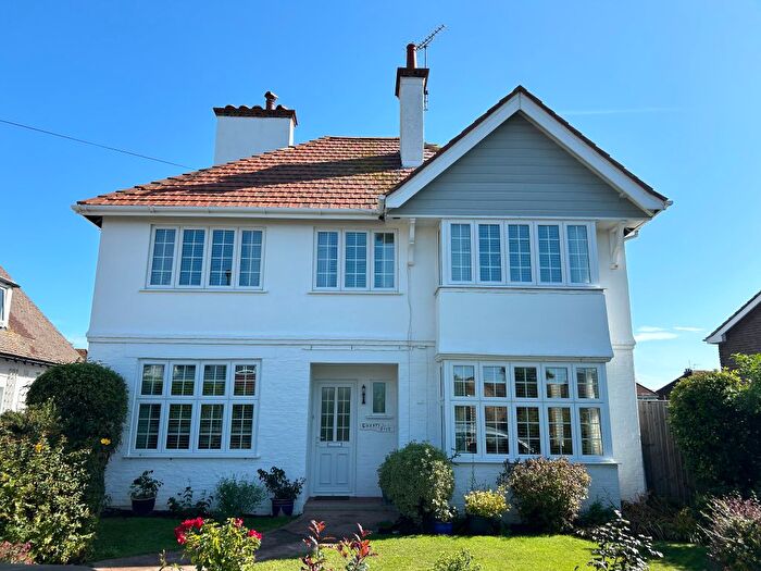 4 Bedroom Detached House For Sale In Devonshire Road, Bognor Regis, PO21