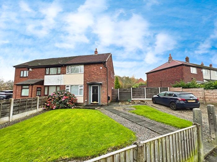 2 Bedroom Semi-Detached House For Sale In Crossdale Road, Breightmet, BL2