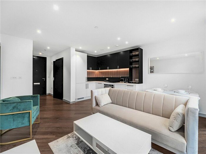 1 Bedroom Flat To Rent In Eden Grove, Staines-Upon-Thames, TW18