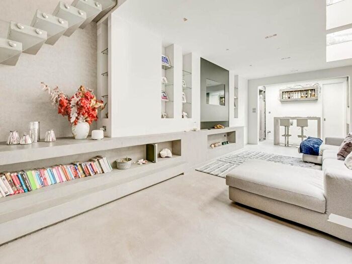 6 Bedroom Terraced House To Rent In Alderville Road, Hurlingham, SW6