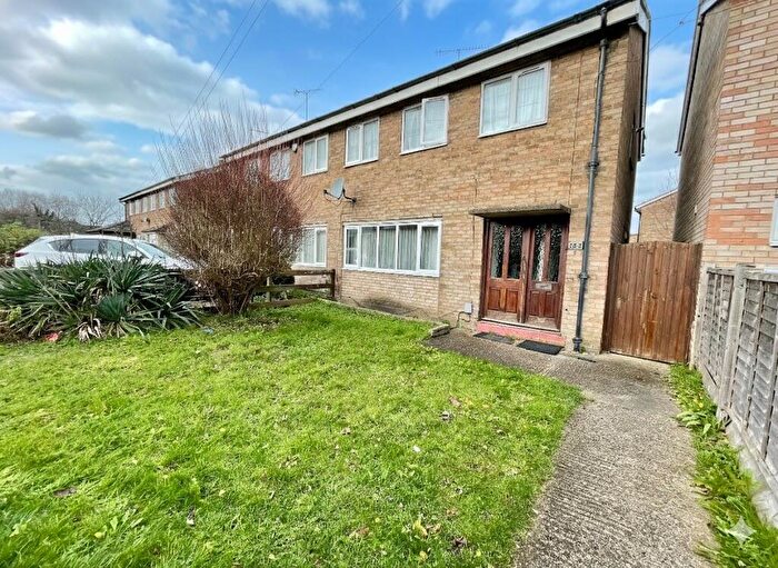 3 Bedroom Semi Detached House For Sale In High Street, Luton, Bedfordshire, LU4