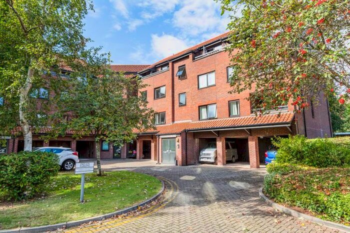 2 Bedroom Flat To Rent In Rownham Mead, Bristol BS8