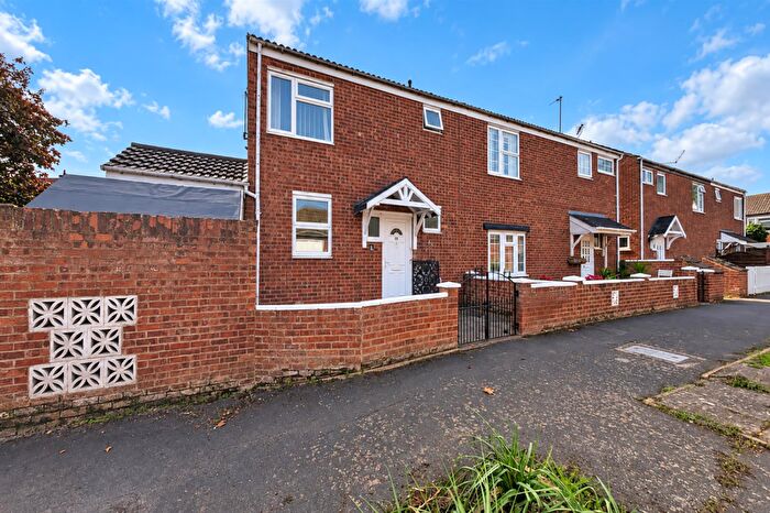 3 Bedroom End Of Terrace House For Sale In Vincent Close, Newmarket, CB8