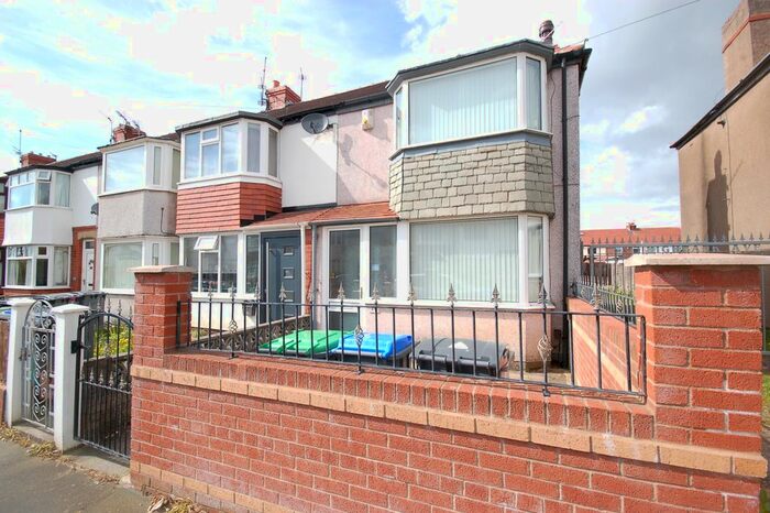 2 Bedroom End Of Terrace House To Rent In Highbank Avenue, Blackpool, Lancashire FY4