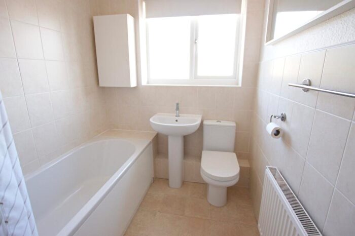 1 Bedroom Semi-Detached House For Sale In Chaffinch Close, Creekmoor, Poole, BH17 - Photo 5