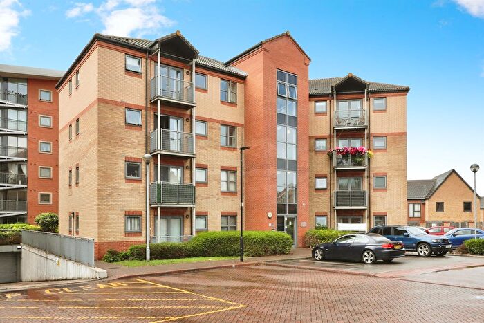 2 Bedroom Flat For Sale In Kentmere Drive, Lakeside, Doncaster, DN4