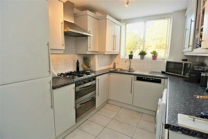 2 Bedroom Apartment To Rent In Weybridge, KT13