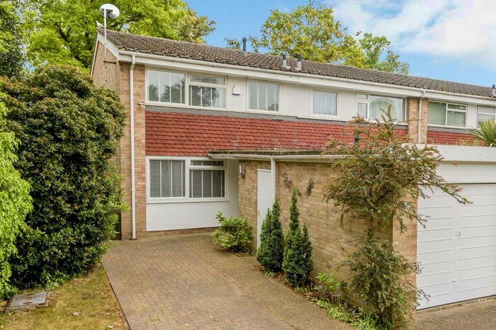 3 Bedroom House To Rent In St. Vincent Road, Walton-On-Thames, KT12