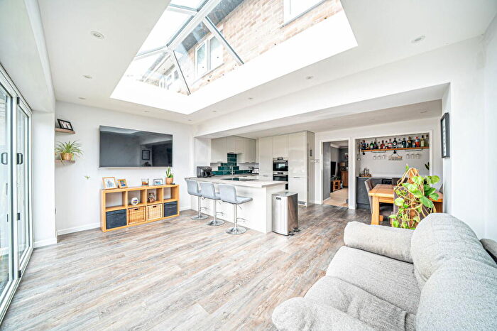 3 Bedroom Terraced House For Sale In Alliston Way, Whitchurch, RG28