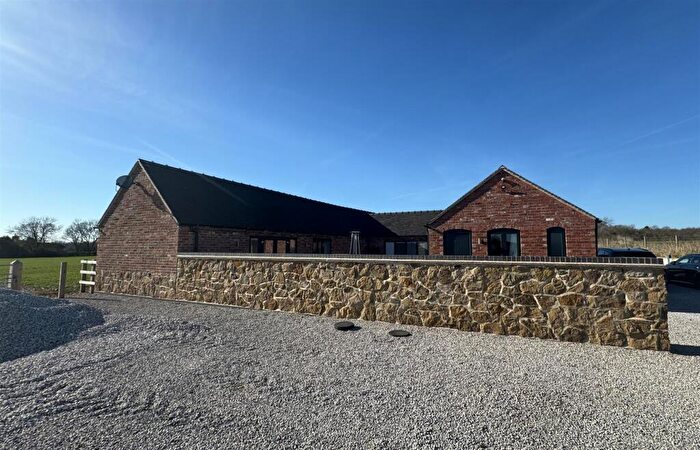 3 Bedroom Barn Conversion To Rent In Hillcroft Barn, Acresford, DE12