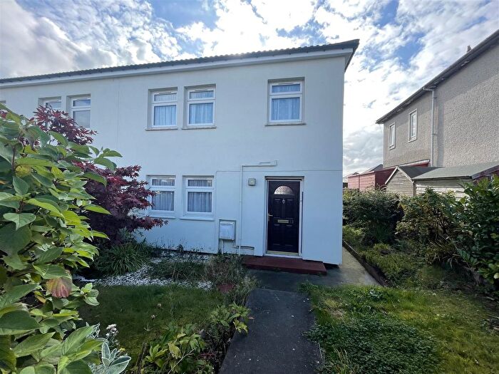 3 Bedroom Semi-detached House For Sale In Causey View, Stanley, DH9