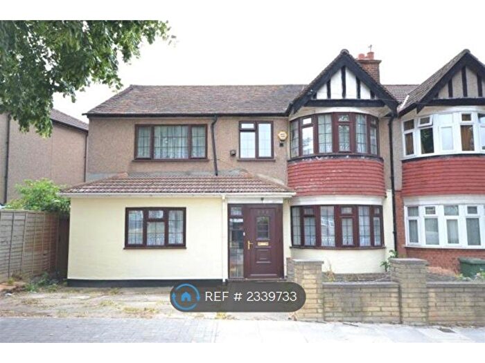 5 Bedroom Semi-Detached House To Rent In Kings Road, Harrow, HA2