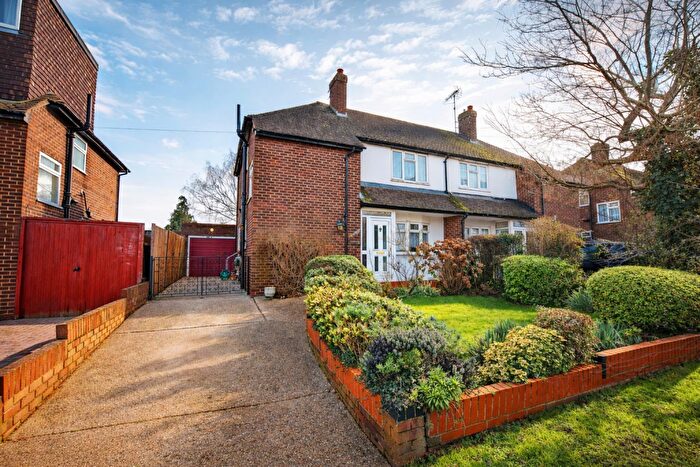 3 Bedroom Semi Detached House For Sale In Berengrave Lane, Rainham, ME8