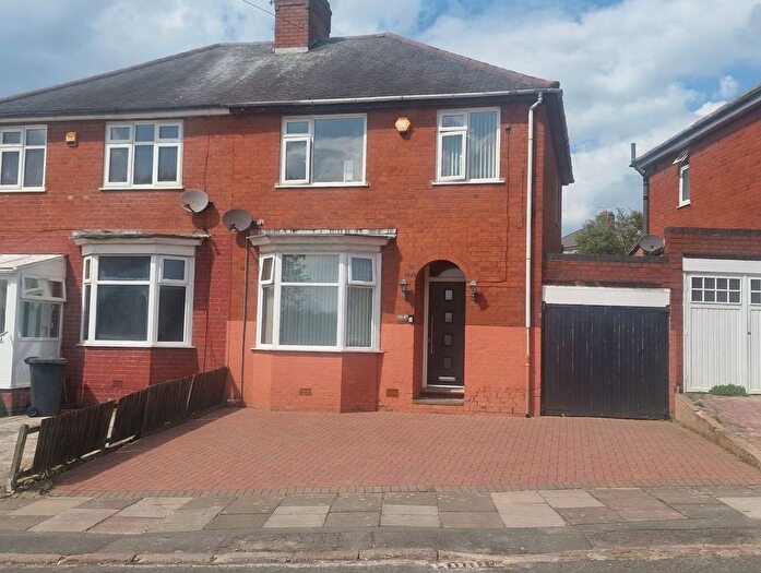 3 Bedroom Semi-Detached House For Sale In Gwendolen Road, Leicester, LE5