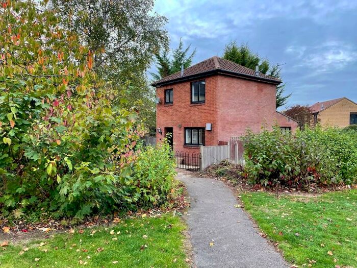 2 Bedroom Detached House To Rent In Sutton Court, Emerson Valley, MK4