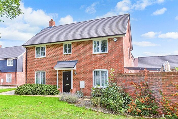4 Bedroom Detached House For Sale In Everett Gardens, Eastergate, Chichester, West Sussex, PO20